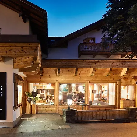 Der Gruene Baum Mountain Boutique Hotel-2